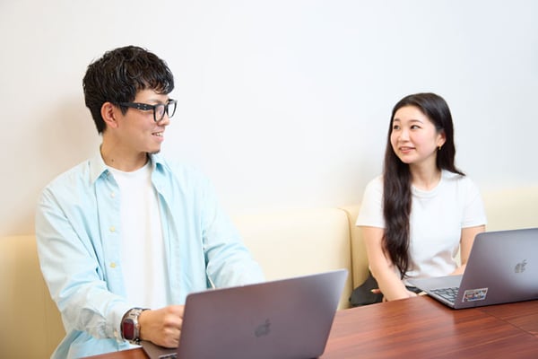 株式会社Teach 執行役員CMO 柏谷大輔様、BIZ-Dev Manager 中武真穂様