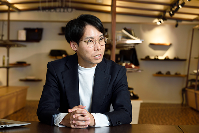 マドラス株式会社リテール事業部EC課 課長の丸山堅太さん